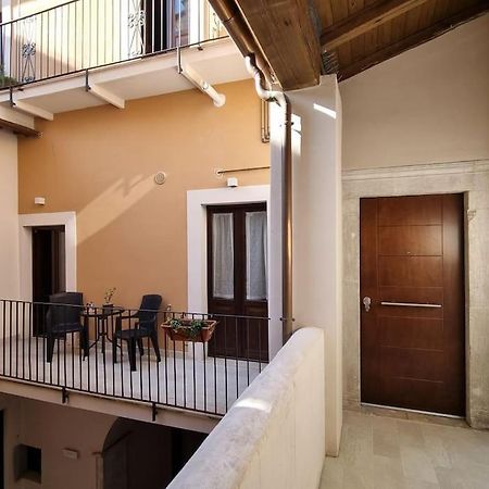 Casa Castello 63 Guest House L'Aquila Luaran gambar